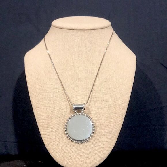 Vintage Sterling Silver Scalloped Pendant Necklace - Picture 10 of 10